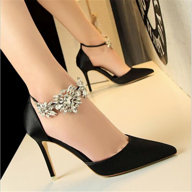 Women luxury High Quality Flower Crystal Pumps